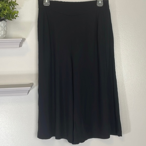 BLACK Designer Gauchos with Pockets - Picture 3 of 9